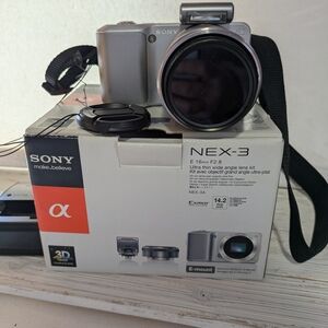 Sony NEX-3 Silver Camera with 16mm Lens